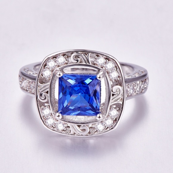 Princess Cut Tanzanite Gemstone Elegant Party Ring - Picture 2 of 5